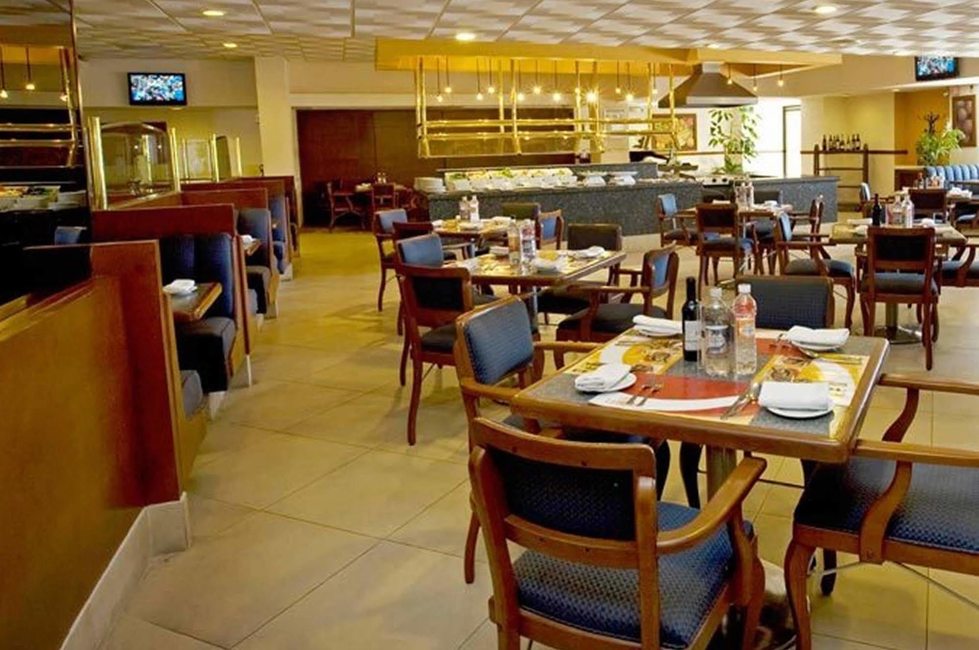 Fiesta Inn San Luis Potosi Glorieta Juarez Kültér fotó